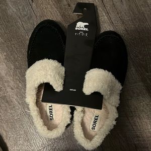 Sorel slippers   New - never worn